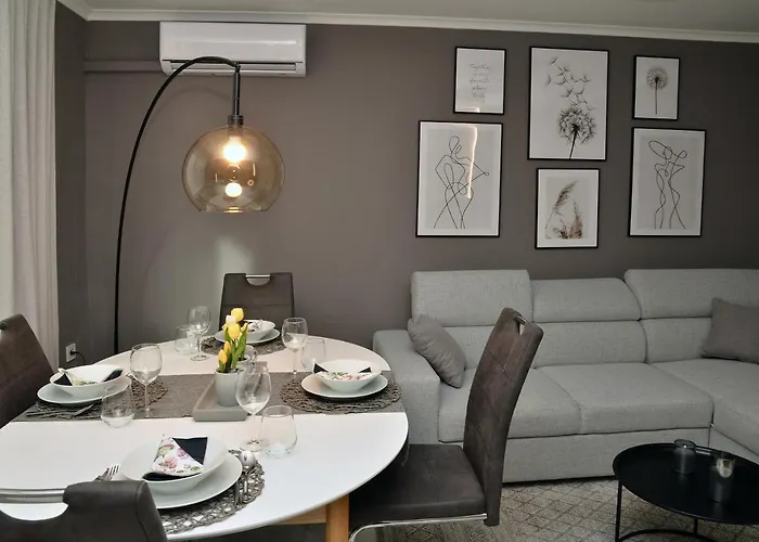 Bence Castle House *