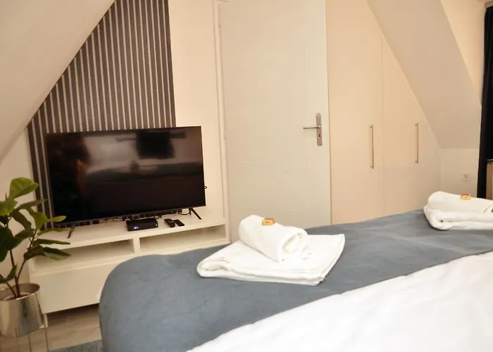 Bence Castle House *