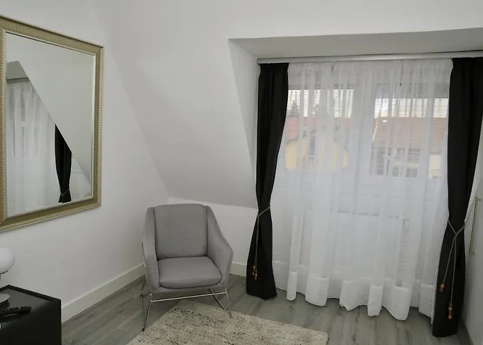 Bence Castle House 公寓 *