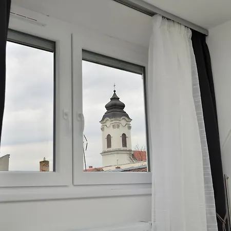 Bence Castle House Έγκερ