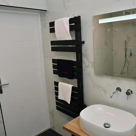 Bence Castle House Апартаменты