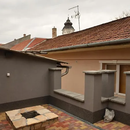 Bence Castle House * Έγκερ